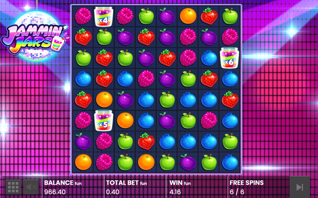 Spielfeld im Free Games Feature mit 8x8 Raster